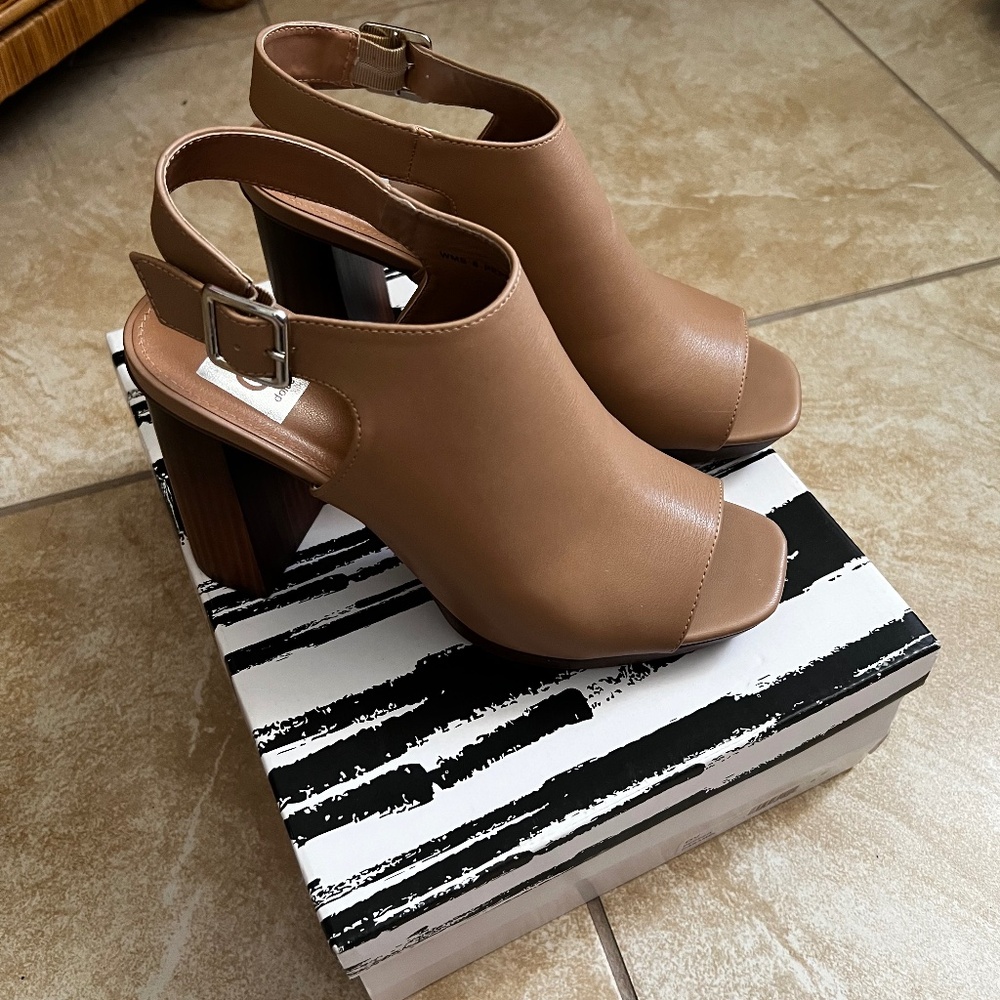 Dolce Vita womens Pepper Heeled Sandal